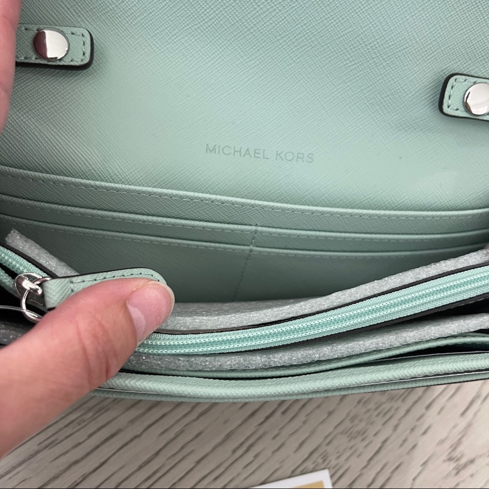 MICHAEL KORS | Jet Set Wallet On A Chain NWT - Picture 6 of 11